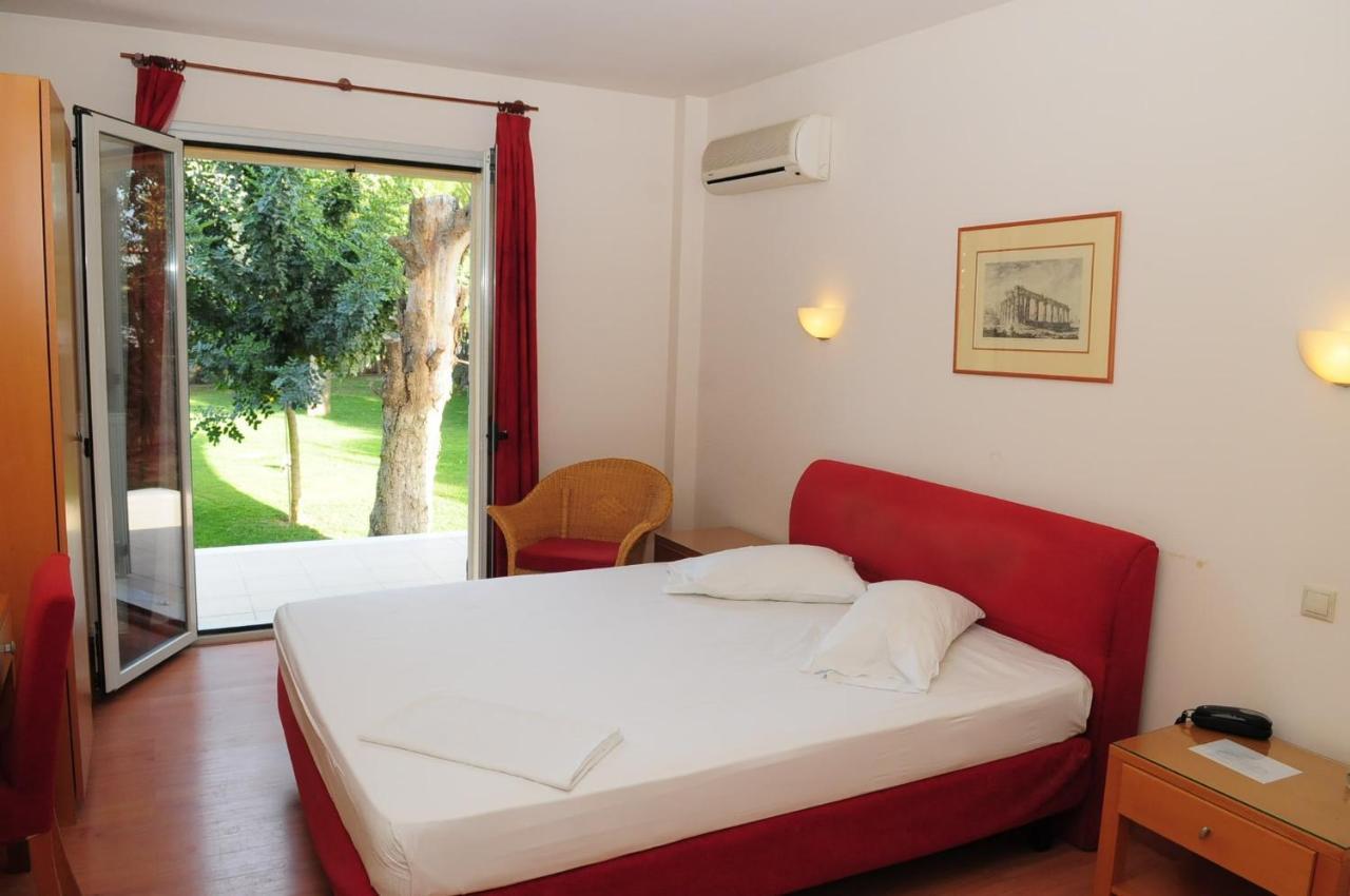 Hotel Pantheon Markópoulon Zewnętrze zdjęcie
